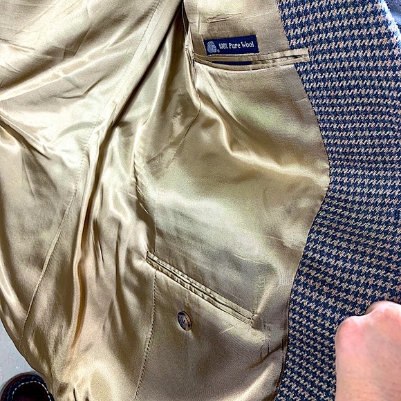 Burberry 100% Wool Blazer - Picture 9 of 10